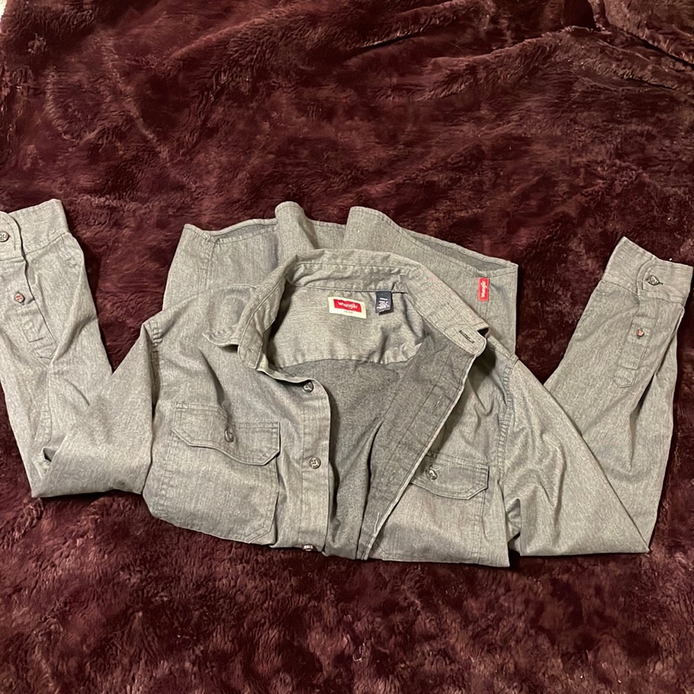 NWOT Authentic Mens Wrangler Shirt